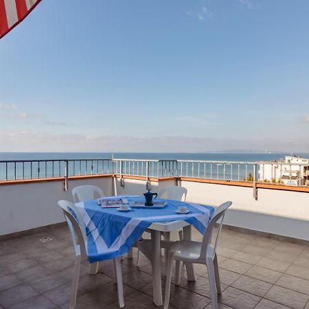 Le Terrazze Villa Follonica Værelse billede